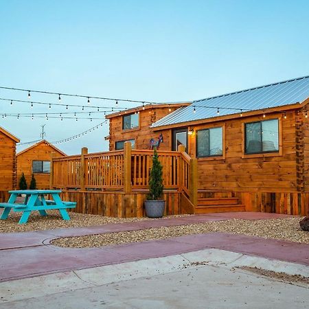 The Big Texan - Cabins And Wagons أماريلو المظهر الخارجي الصورة