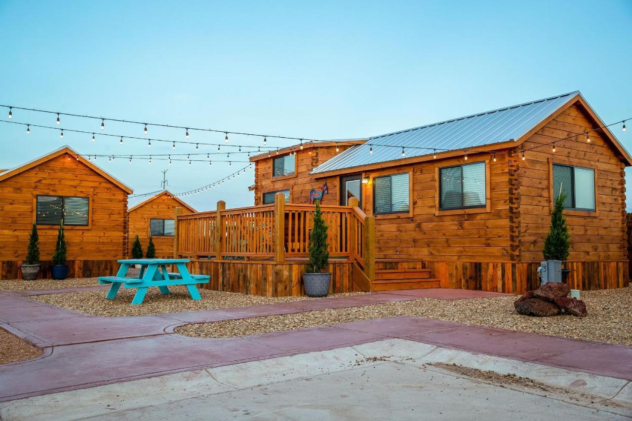 The Big Texan - Cabins And Wagons أماريلو المظهر الخارجي الصورة