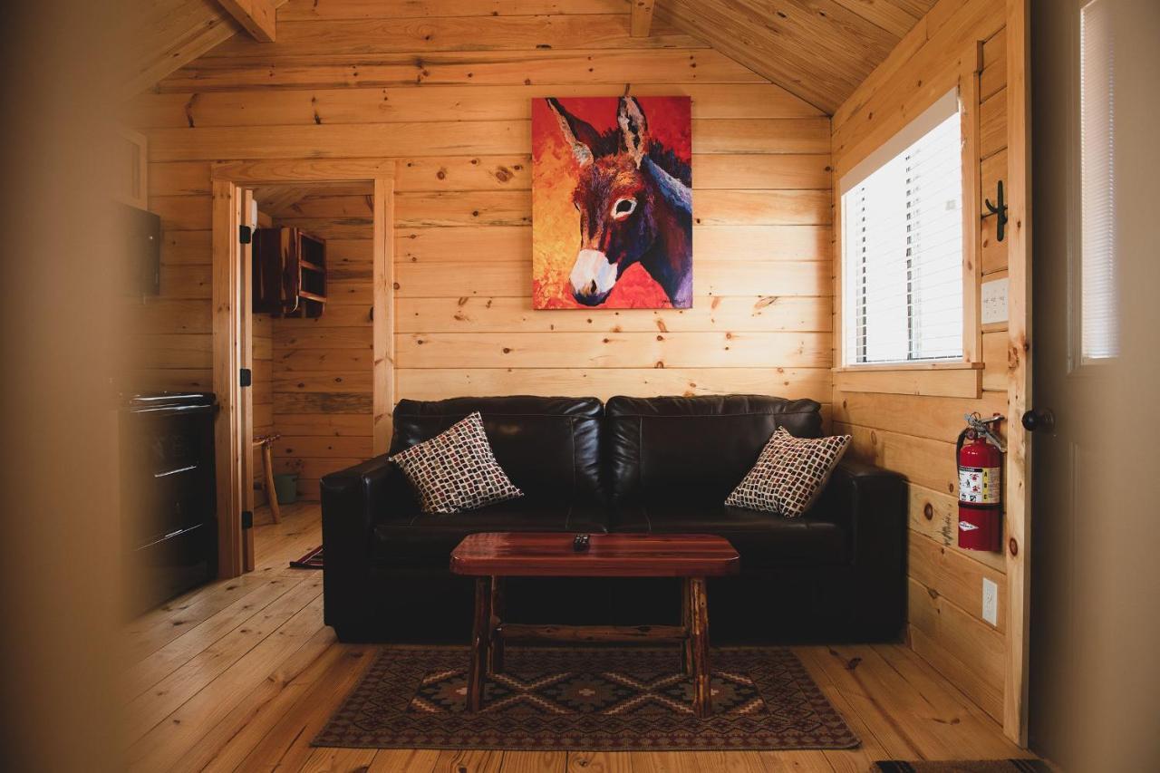 The Big Texan - Cabins And Wagons أماريلو المظهر الخارجي الصورة