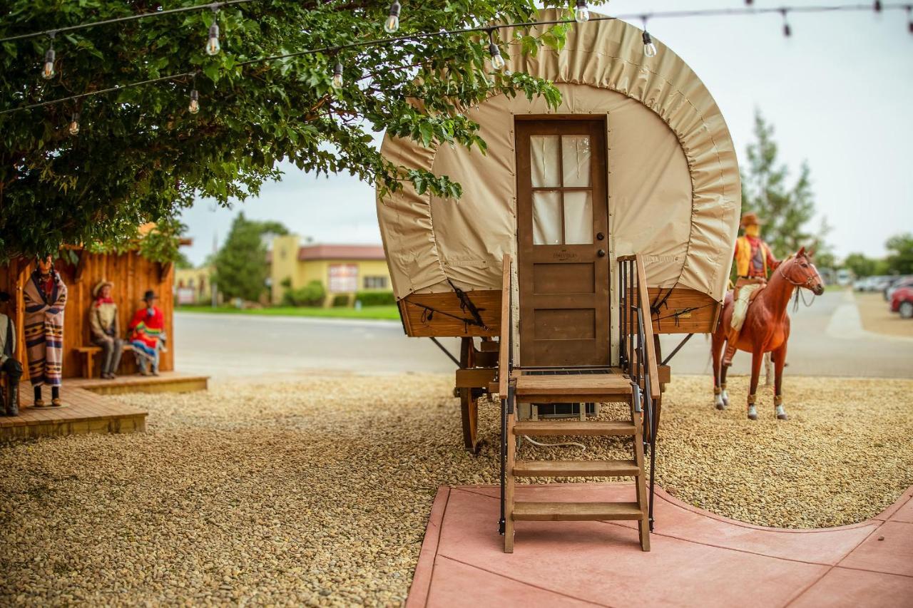 The Big Texan - Cabins And Wagons أماريلو المظهر الخارجي الصورة