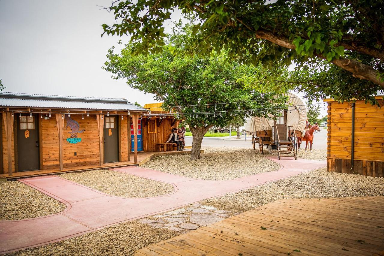 The Big Texan - Cabins And Wagons أماريلو المظهر الخارجي الصورة