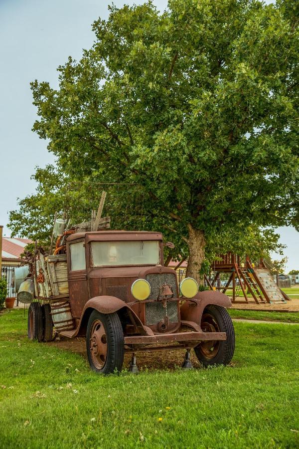 The Big Texan - Cabins And Wagons أماريلو المظهر الخارجي الصورة