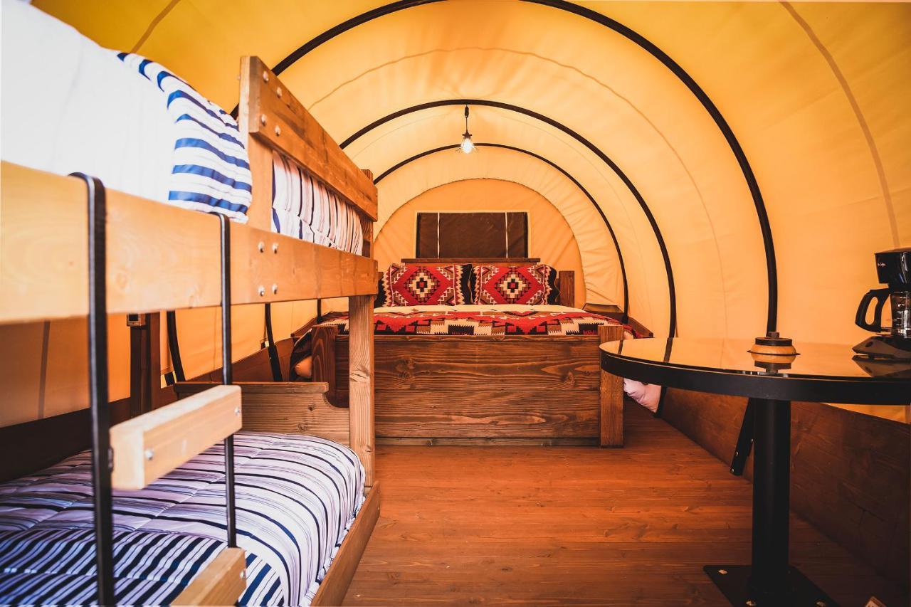 The Big Texan - Cabins And Wagons أماريلو المظهر الخارجي الصورة