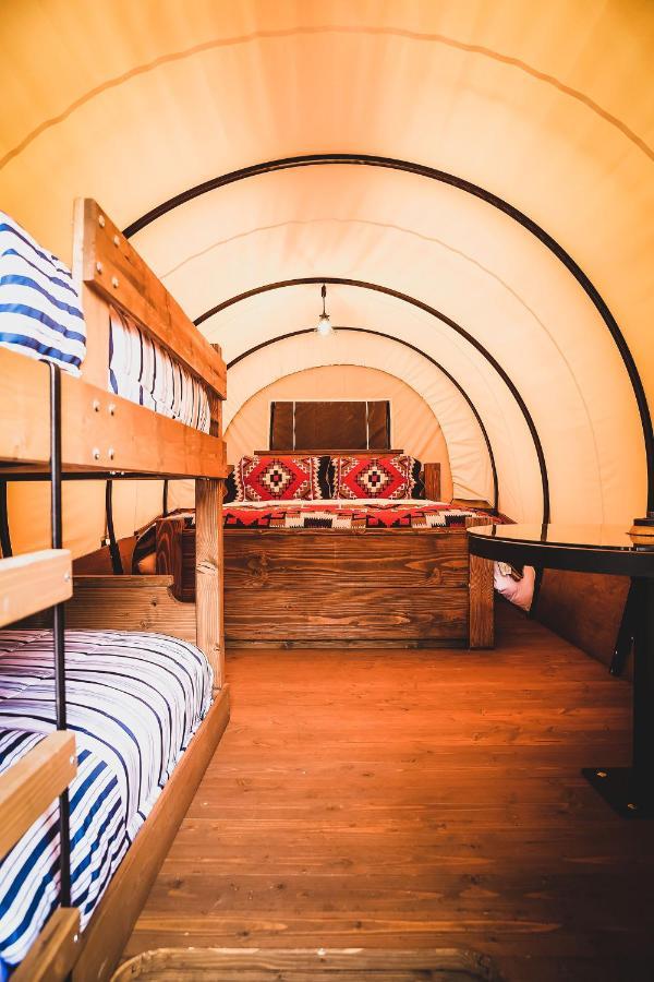 The Big Texan - Cabins And Wagons أماريلو المظهر الخارجي الصورة